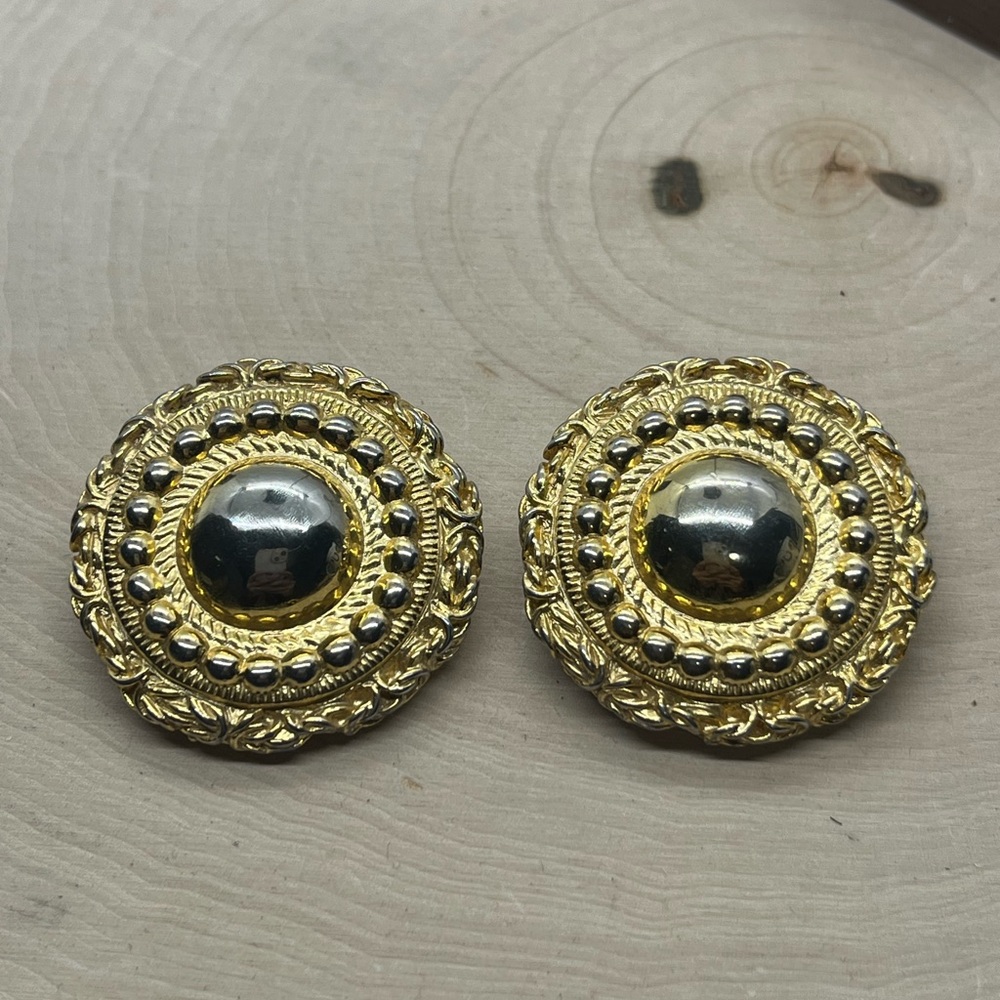Stunning VTG Givenchy Gold Gilt Clip On Earrings